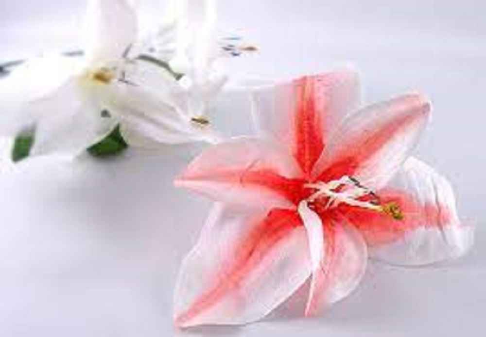 can-you-paint-fake-flowers-with-acrylic-paint-craftersmag