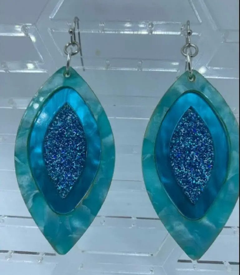 How To Make Laser Cut Acrylic Earrings? CraftersMag