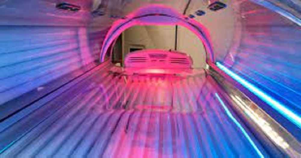 How to Remove Acrylic from Tanning Bed? CraftersMag