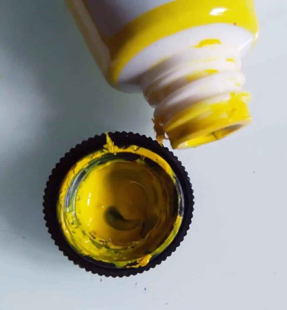 What Does Acrylic Paint Smell Like? CraftersMag