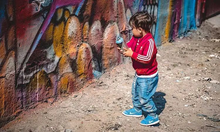 How Old To Buy Spray Paint? | CraftersMag