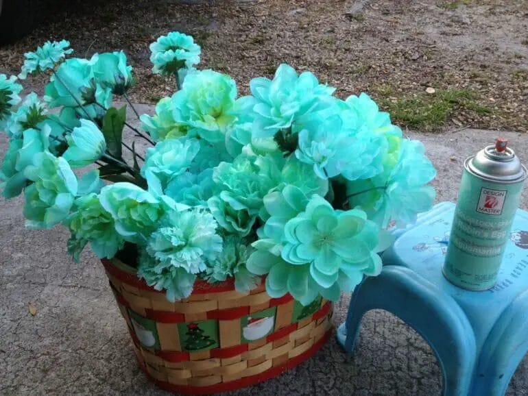 Can You Spray Paint Silk Flowers? CraftersMag