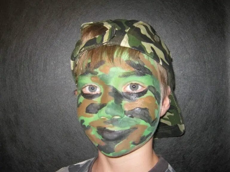 How To Camo Face Paint CraftersMag 2 How To Camo Face Paint