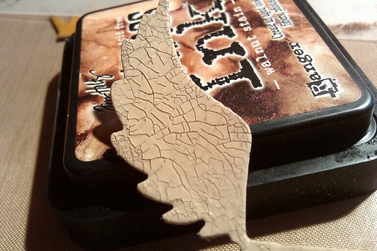 How To Distress Acrylic Paint On Wood? CraftersMag