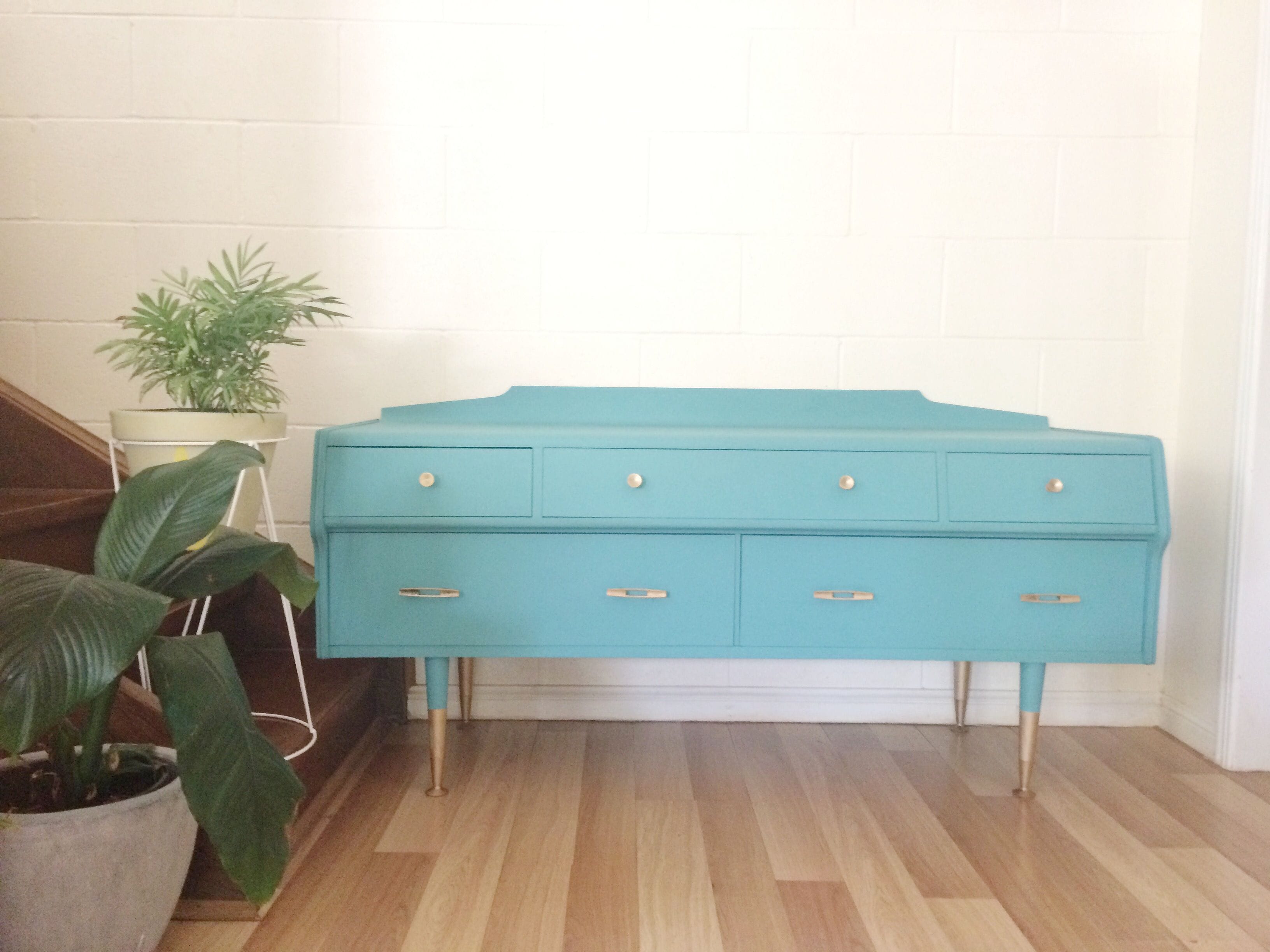 Is Annie Sloan Paint Non Toxic? CraftersMag