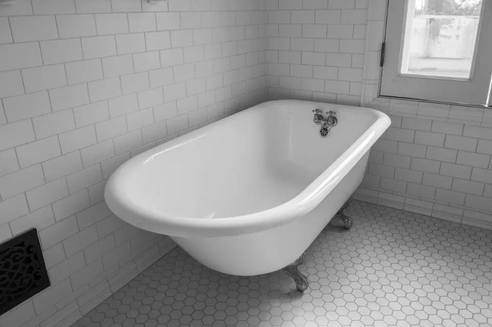 Are Cast Iron Tubs Better Than Acrylic CraftersMag