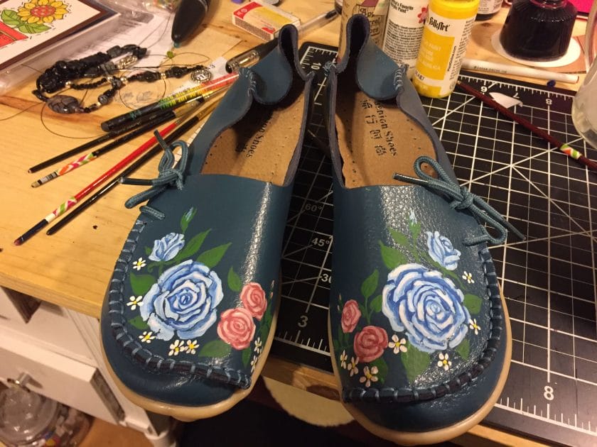 can i use acrylic paint on leather shoes
