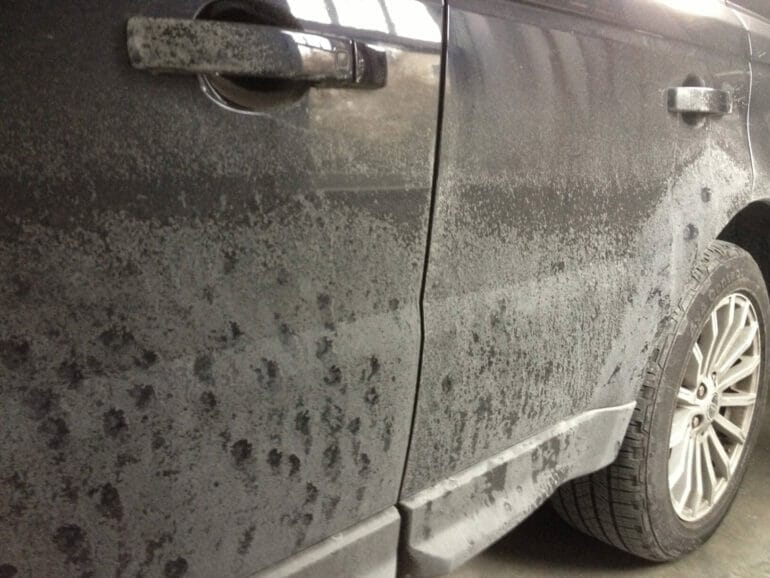 does road salt damage car paint
