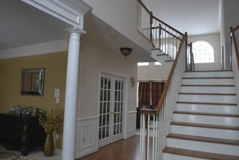 how to paint 2 story foyer
