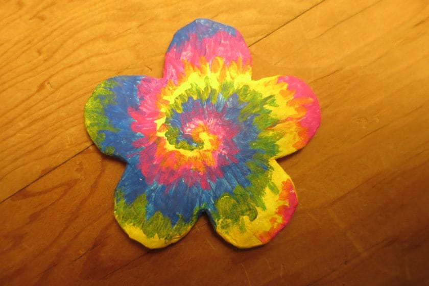 how to spray paint tie dye on wood

